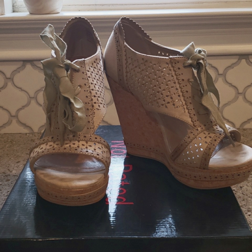 Not rated wedges